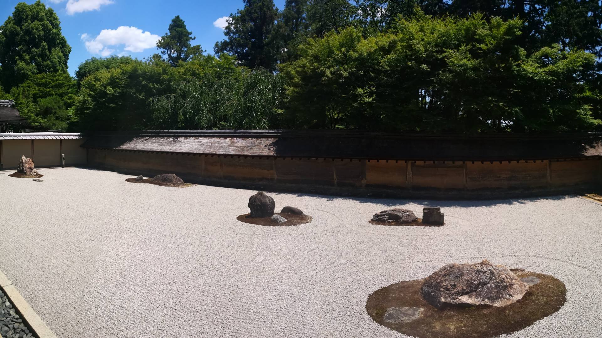 Ryoanji Kyoto: guida al tempio zen e al suo giardino di pietra